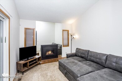 02-Living Room_IMG_4503-Edit