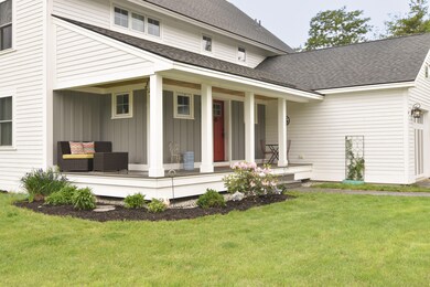 Great Porch to relax and enjoy the birds