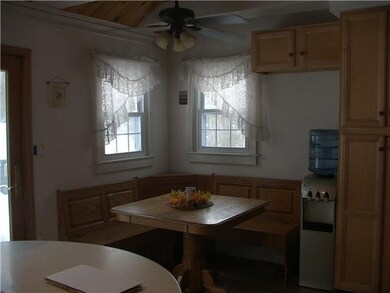 Kitchen Great nook for breakfast or morning coffee