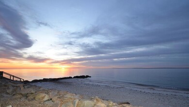 617 Surf Dr, Falmouth, MA 02540 - photo 4