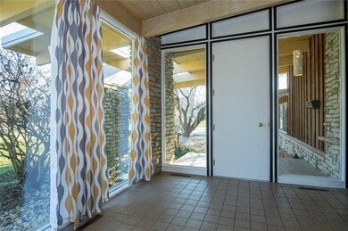 3370 Grove Pkwy, Columbus, IN 47203 - photo 4