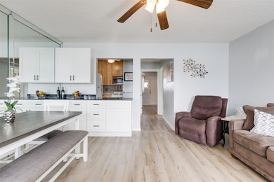 LAMINATE WOOD PLANK
FLOORING