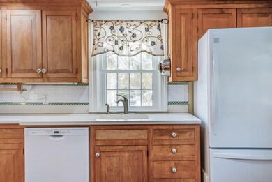 29 Mohawk Dr, Acton, MA 01720 - photo 3