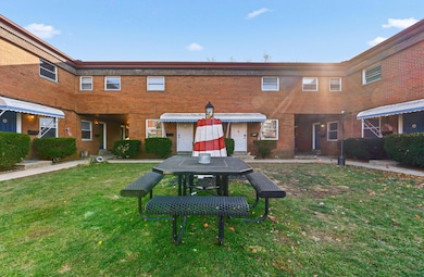 4637 Hilton Ave, Columbus, OH 43228 - photo 6