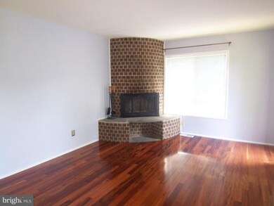 20412 Aspenwood Ln, Montgomery Village, MD 20886 - photo 5