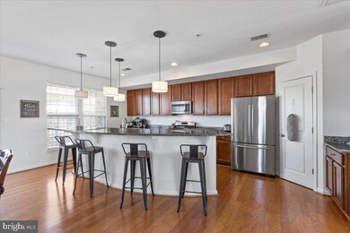 7903 Crescent Park Dr unit 130, Gainesville, VA 20155 - photo 2