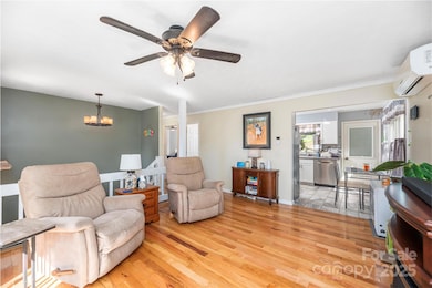 29 Arrowhead St, Clyde, NC 28721 - photo 5