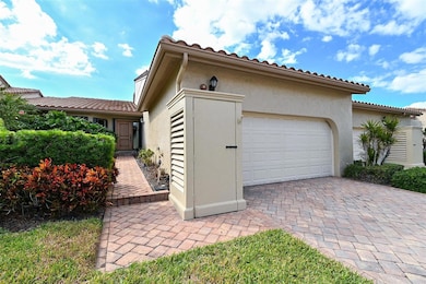 2369 Harbour Oaks Dr, Longboat Key, FL 34228 - photo 2