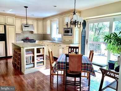 444 Waynesbrooke Rd unit 121, Berwyn, PA 19312 - photo 5