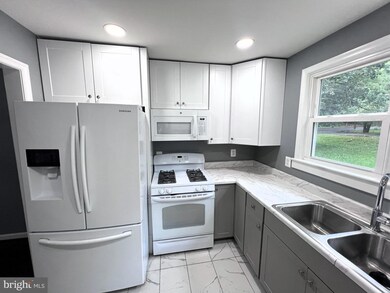 18304 Old Triangle Rd, Triangle, VA 22172 - photo 5