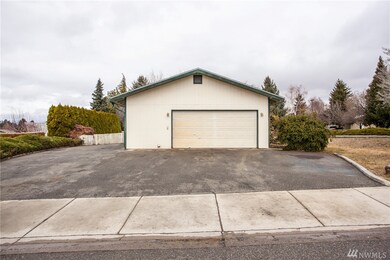 260 S Keller Ave, East Wenatchee, WA 98802 - photo 4