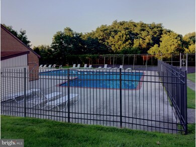 977 Village Round unit L, Allentown, PA 18106 - photo 2