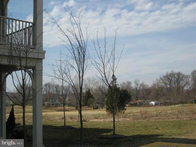 13862 Greendale Dr unit 49, Woodbridge, VA 22191 - photo 2