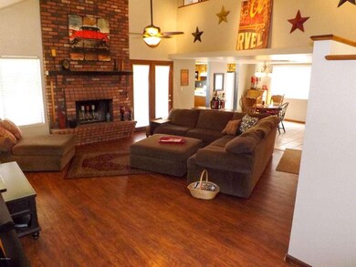 Spacious Great Rm