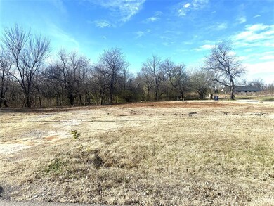 9929 N Shartel Ave, Oklahoma City, OK 73114 - photo 5