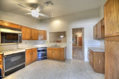 012_Kitchen