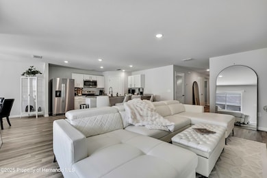 5334 Woodridge Ln, Spring Hill, FL 34609 - photo 7