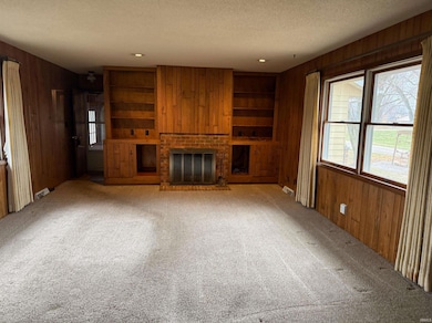 4018 Parkmont Dr, Logansport, IN 46947 - photo 2