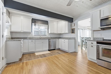 11 Charles St, Nashua, NH 03064 - photo 5