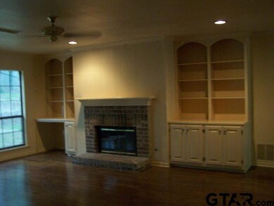 920 920 Loftin, Tyler, TX 75701 - photo 5