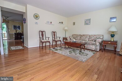 314 Felsted Ct, Sterling, VA 20165 - photo 2