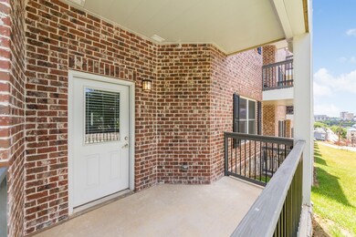 221_Delmont_St_004