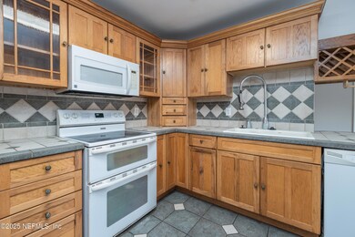 839 Moravon-Kitchen