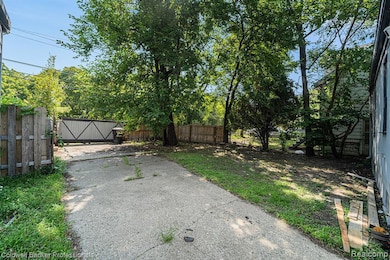 19426 Omira St, Highland Park, MI 48203 - photo 4