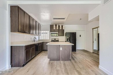 Windsor Place Condominiums unit C206, Phoenix, AZ 85012 - photo 6