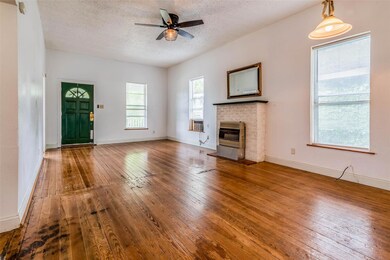 811 W Morgan St, Denison, TX 75020 - photo 7