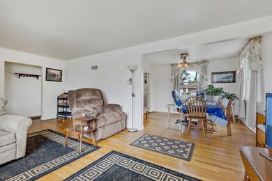 10313 Pelham St, Westchester, IL 60154 - photo 4