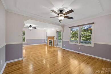 102 Goldfinch Ln, Asheville, NC 28803 - photo 7