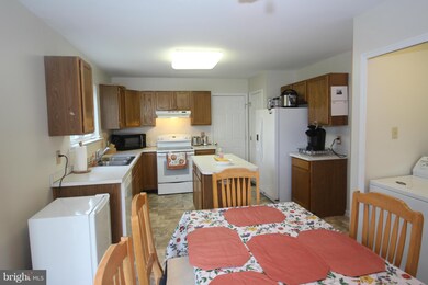 226 E Flagstone Dr, Newark, DE 19702 - photo 4