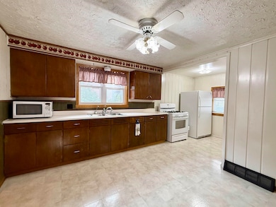 701 W 4th St, Spencer, IA 51301 - photo 7