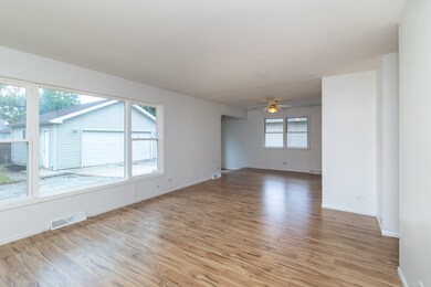 2019 Martin Ln, Rolling Meadows, IL 60008 - photo 2