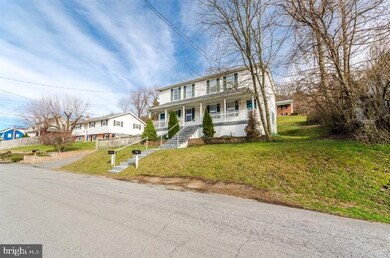 119 S Laurel Ave unit B, Berkeley Springs, WV 25411 - photo 3