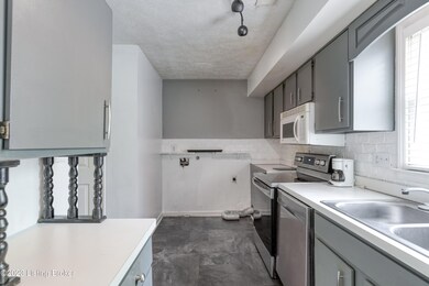 011 - 20230515 00998