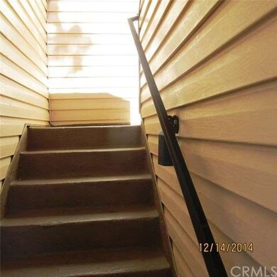 enter thru private stairway.