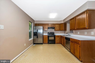 1144 Kelfield Dr, Halethorpe, MD 21227 - photo 5