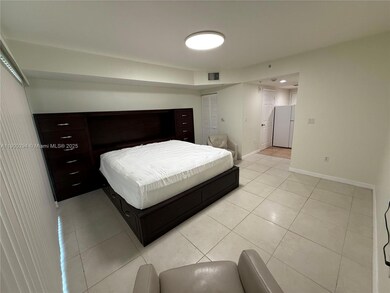 Keystone unit 1613, Miami, FL 33126 - photo 4