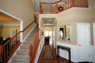4-Foyer-4 Jake Dr