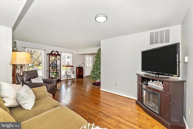 2181 E Greenleaf Dr, Frederick, MD 21702 - photo 4