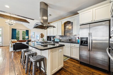 714 E 6th 1/2 St, Houston, TX 77007 - photo 6