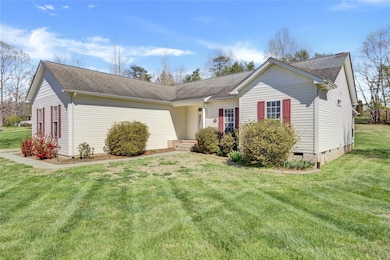 144 Millstone Dr, Statesville, NC 28625 - photo 2