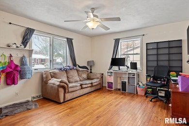 212 S 3rd St unit 1, Riverton, IL 62561 - photo 5