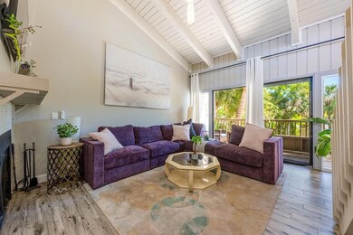 LIGHT & BRIGHT LIVING ROOM.