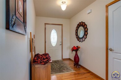 4114 SW Misty Harbor Ave, Topeka, KS 66610 - photo 4