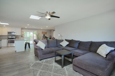 3615EHearn004