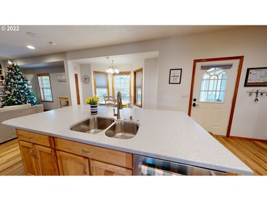 535 N 4th St, Carlton, OR 97111 - photo 6