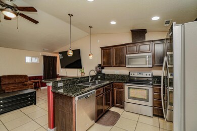 1209 Crown Ave, Central Point, OR 97502 - photo 5